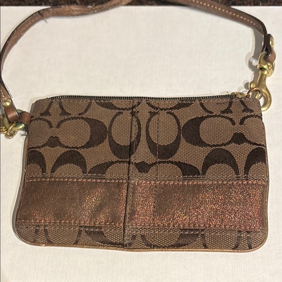 Preowned Coach Wristlet | 40028 Signature Brown Canvas - Picture 6 of 8